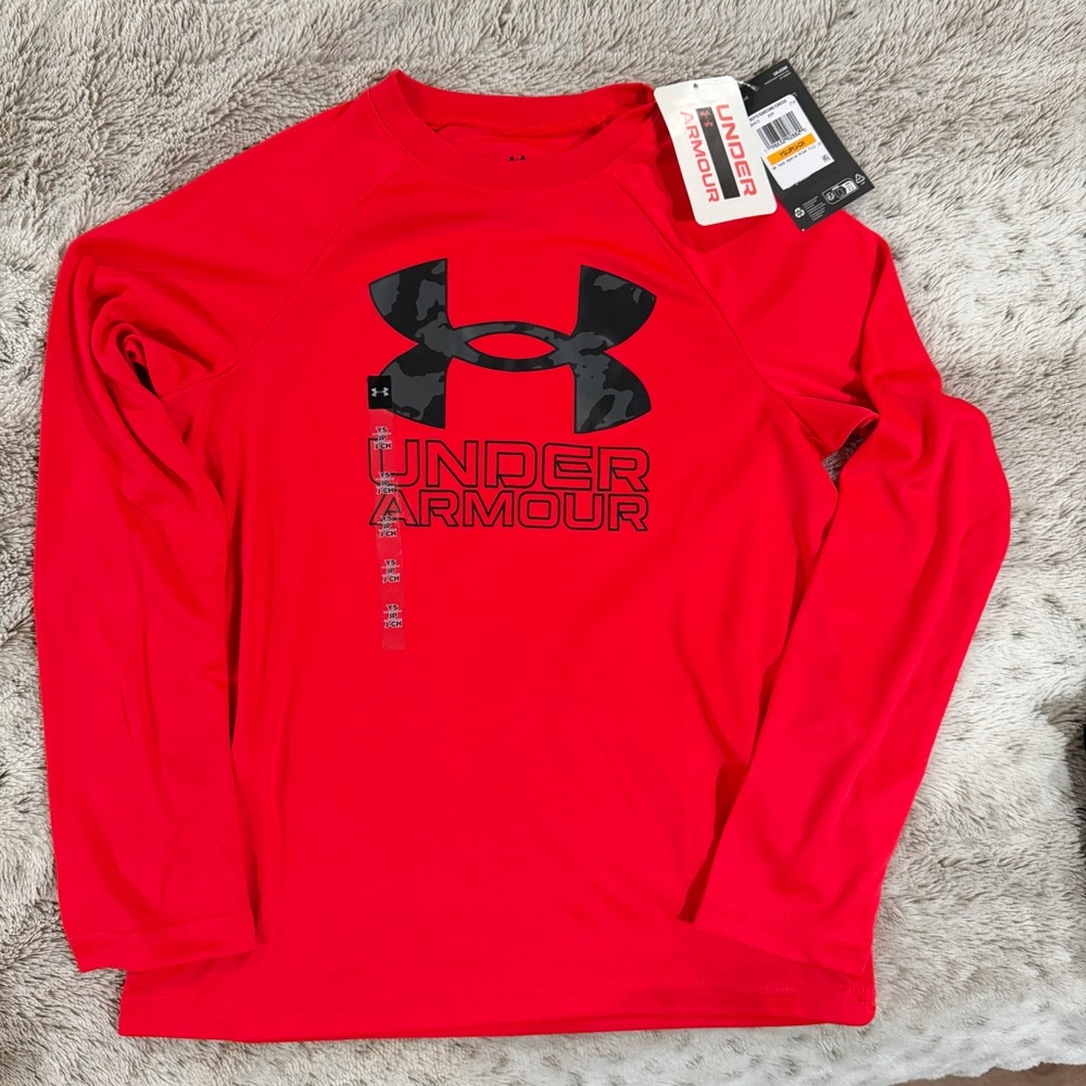 NWT Under Armour Red Graphic Tee